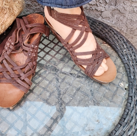 OTBT St Joseph Wedge Sandal  Brown Tan Leather Strappy Studded Gladiator - Picture 5 of 14